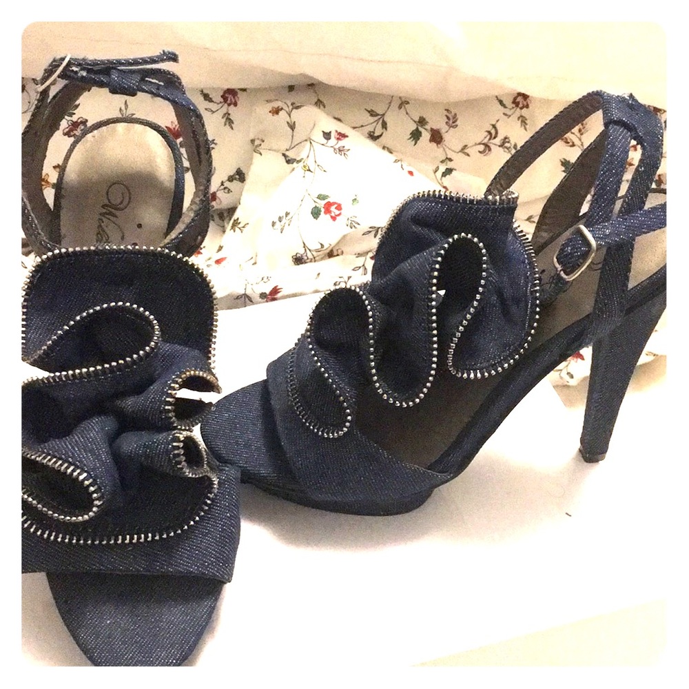 Denim and zipper fabric high heels